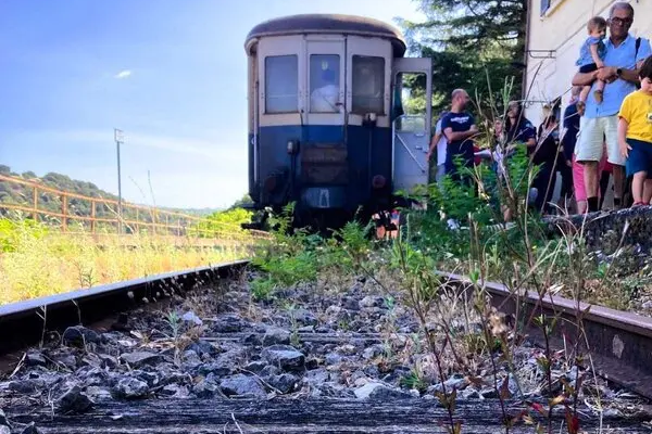 N°29 TRENINO VERDE: MANDAS/LACONI
